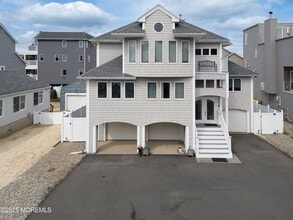 Building Photo - 42 Bay Breeze Dr