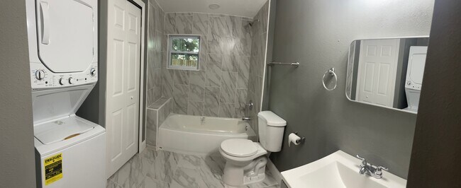 Foto del edificio - 3308 W Grace St