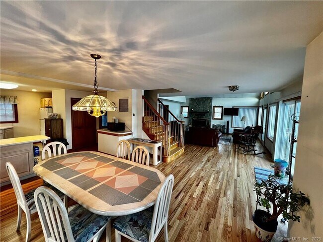 Building Photo - 7 Knolls Rd