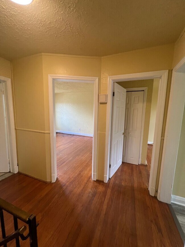 Foto del edificio - Beautiful 3 Bedroom 2 Full Bathroom Town Home Belair Edison