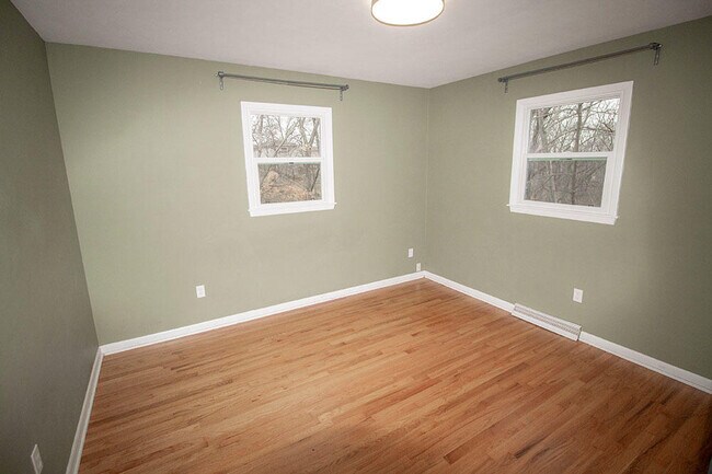 Building Photo - 2203 Bear Creek Dr