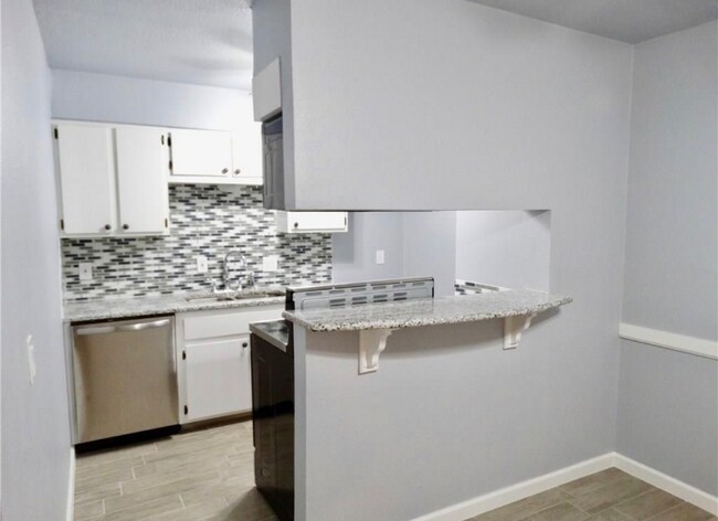 Building Photo - 6038 Northwest Expy