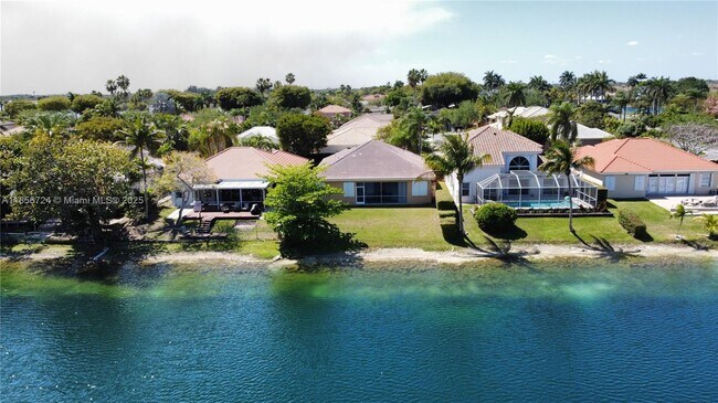 Foto del edificio - 575 SE 29th Dr