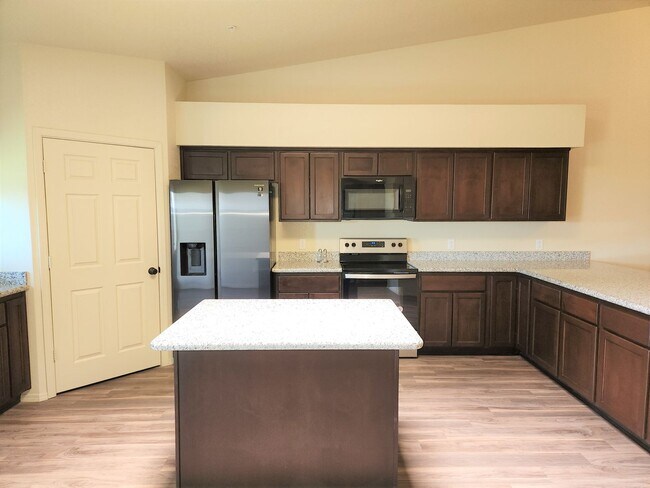 Foto del edificio - Awesome rental in Desert Sky Townhouses!