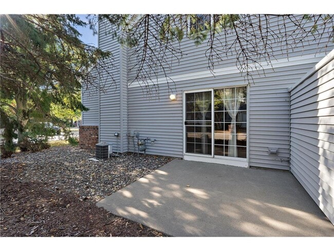 Building Photo - 3707 Linden Pl