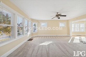 Building Photo - 4017 Overland Pkwy