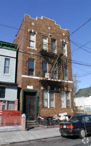 Primary Photo - 344 Ashford St