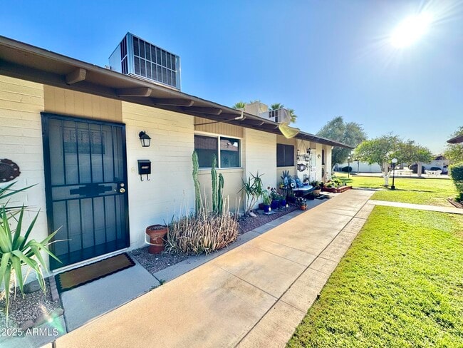 Foto del edificio - 6721 E McDowell Rd