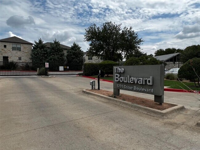 Foto del edificio - 1201 Grove Blvd