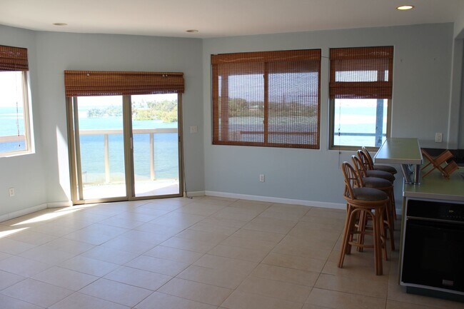 Foto del edificio - Hawaii living at its best.  Beautiful Spac...