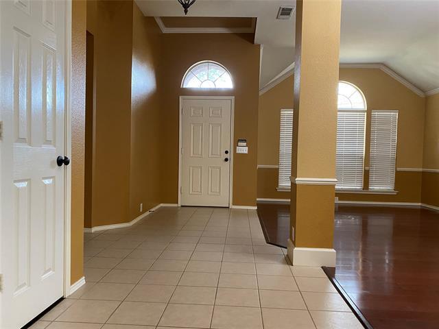 Building Photo - 2320 Ravenhurst Dr