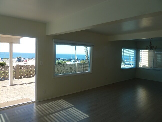 Building Photo - 1804 Esplanade