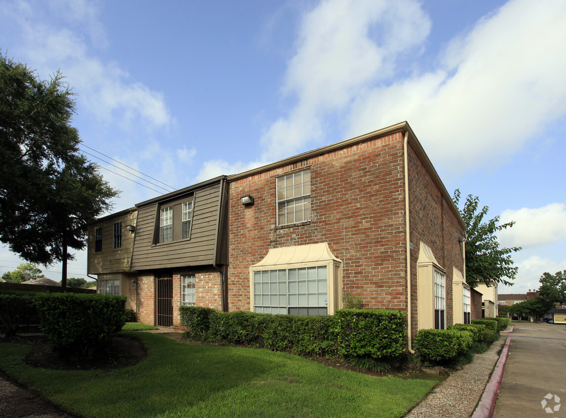 Primary Photo - Bellfort Place Townhomes