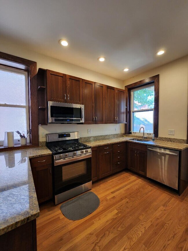 Foto del edificio - 6115 Pershing Ave