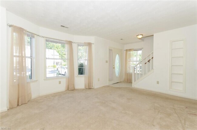 Building Photo - 104 A Heather Way