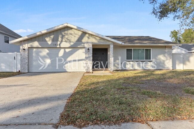 Building Photo - 1935 Spanish Oaks Dr N