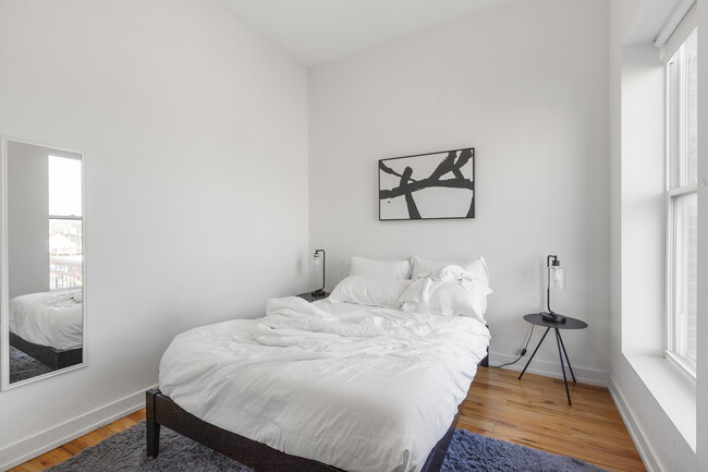 Building Photo - 1636 Western-2