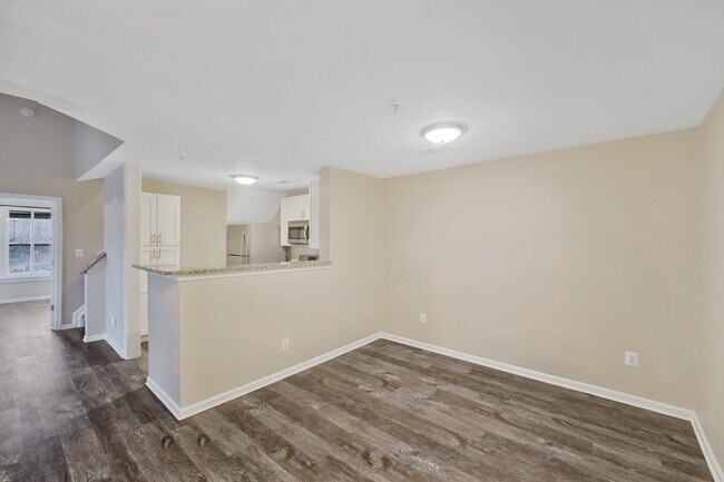 Building Photo - 1060 Gardenview Loop