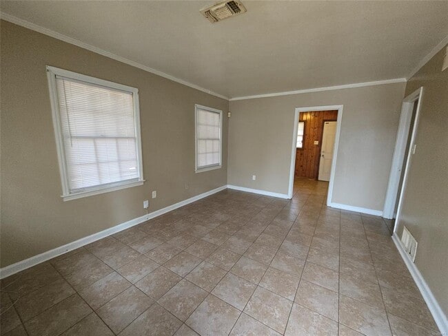 Foto del edificio - 1809 Midway St