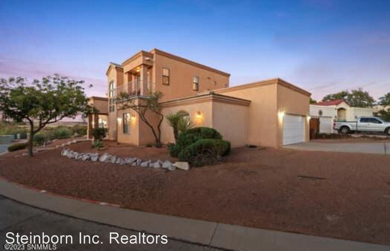 3 br, 2 bath House 4441 Vista de Luz Ct. House Rental in Las Cruces
