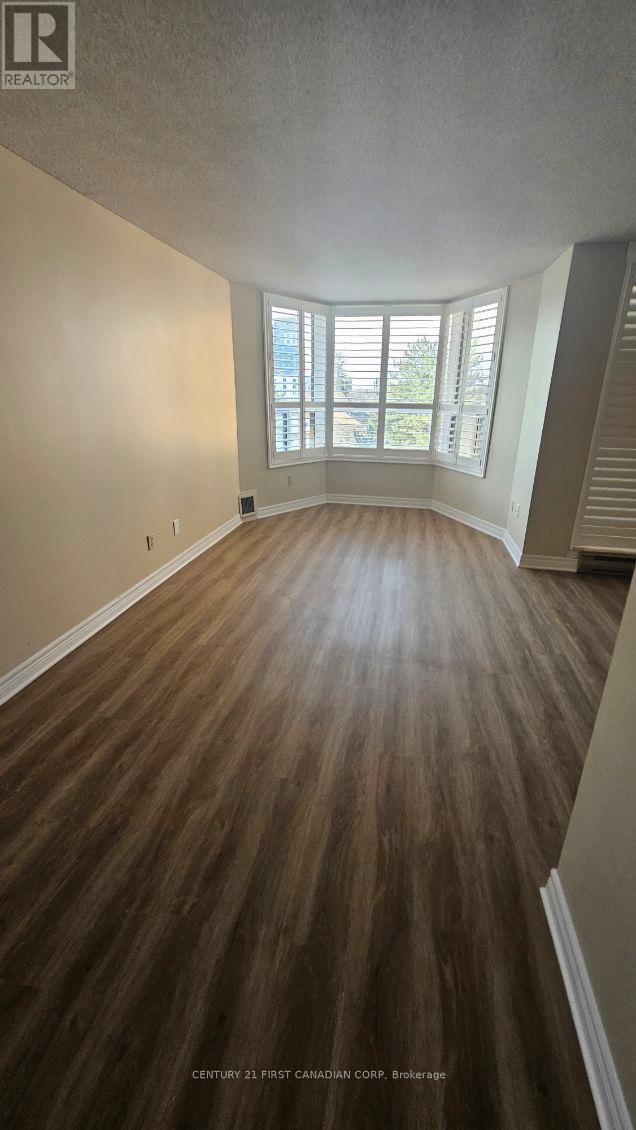 Building Photo - 600 Talbot St