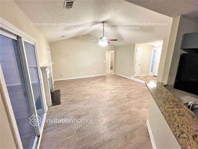 Foto del edificio - 3813 Willow Tree Cir