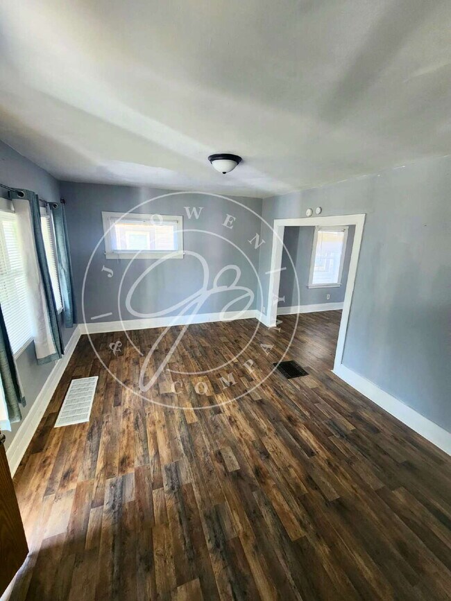 Foto del edificio - Spacious 3 bed with bonus room and shower ...