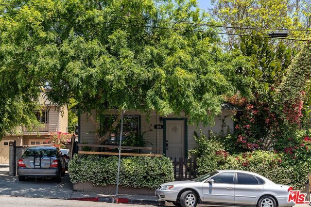 Building Photo - 968 N San Vicente Blvd
