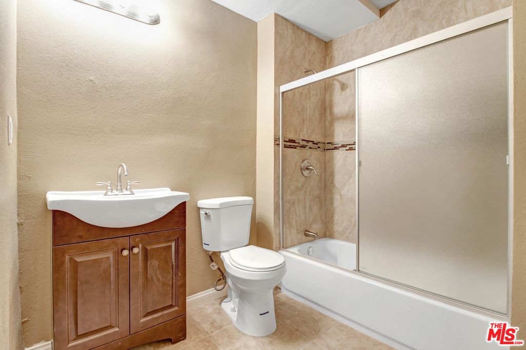 Foto principal - 3476 Kansas Ave