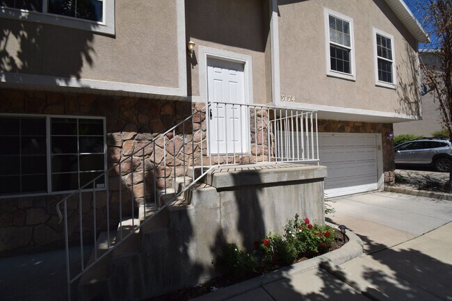 Photo - Amazing 3 Bedroom 2.5 Bathroom in SLC!!! House