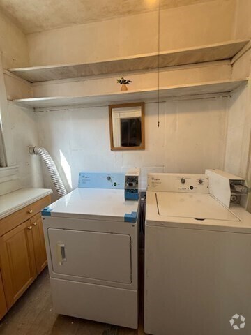 Building Photo - 58 Aspinwall Ave