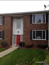 Building Photo - 25332 Shiawassee Cir