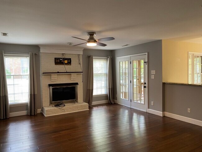 Building Photo - 2321 Heathershire Ln