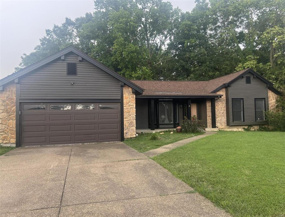 Primary Photo - 4 Ridge Oak Ct
