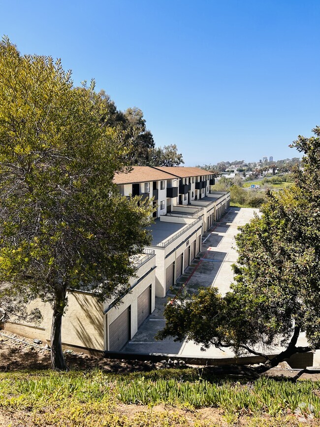 Building Photo - Hillside Apartments