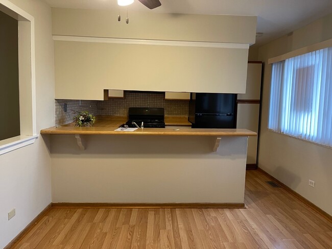Building Photo - 2670 Woodview Ct