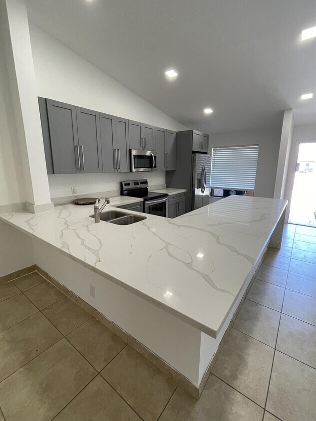 Foto principal - 5532 N Park Rd