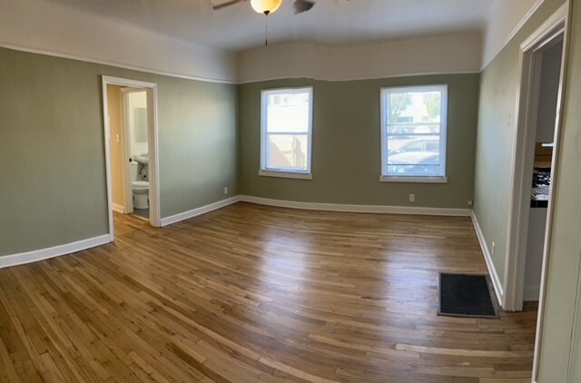 Living room - 416 E Chevy Chase Dr