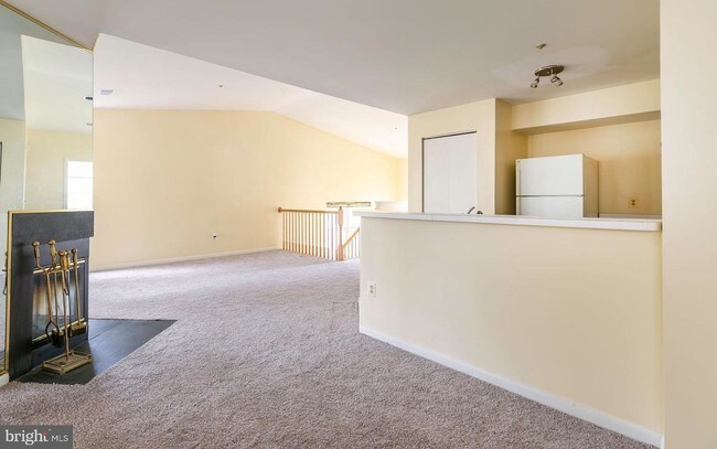 Building Photo - 10 Amberstone Ct