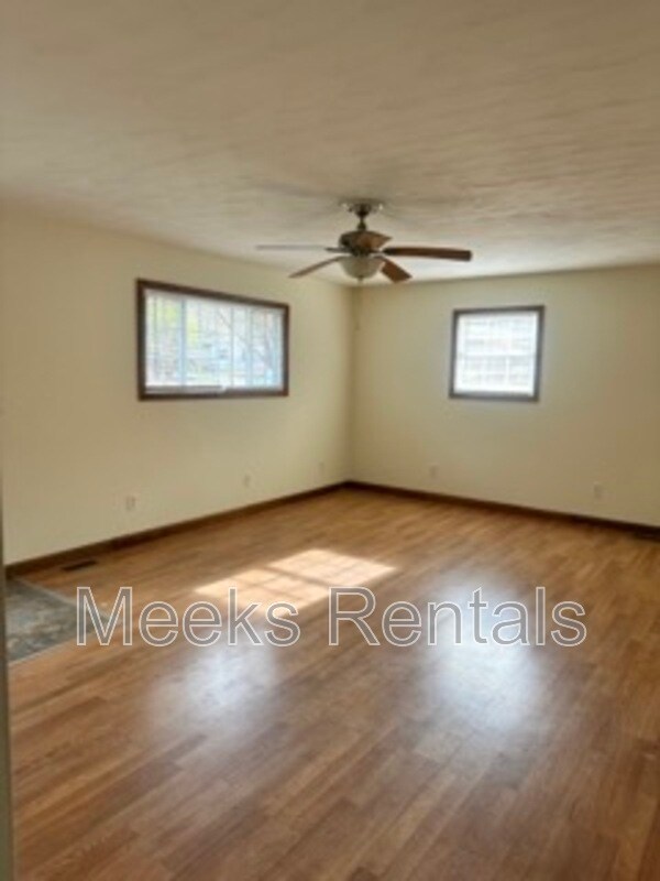 Foto del edificio - 714 Tackett Branch Rd