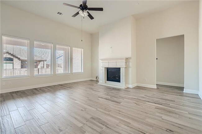 Building Photo - 1412 Saddlespur Ln