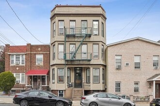 Building Photo - 198 Griffith St