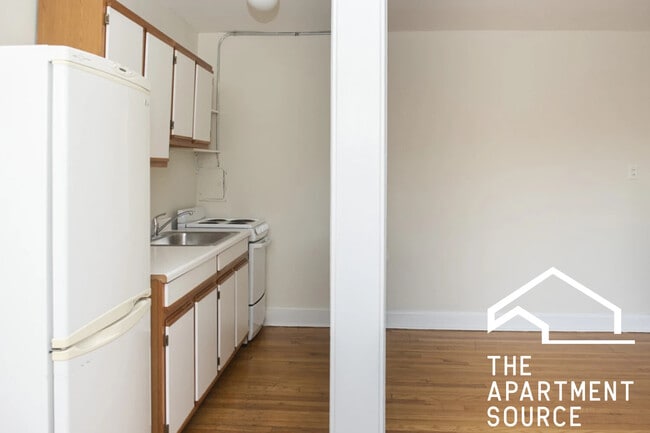 Photo - 3345 N Marshfield Ave Apartment