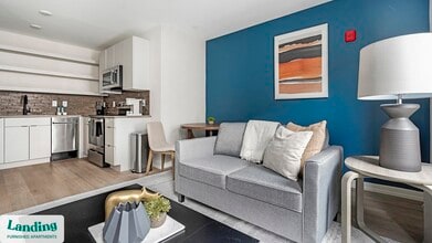 Building Photo - 2009 N Howard St