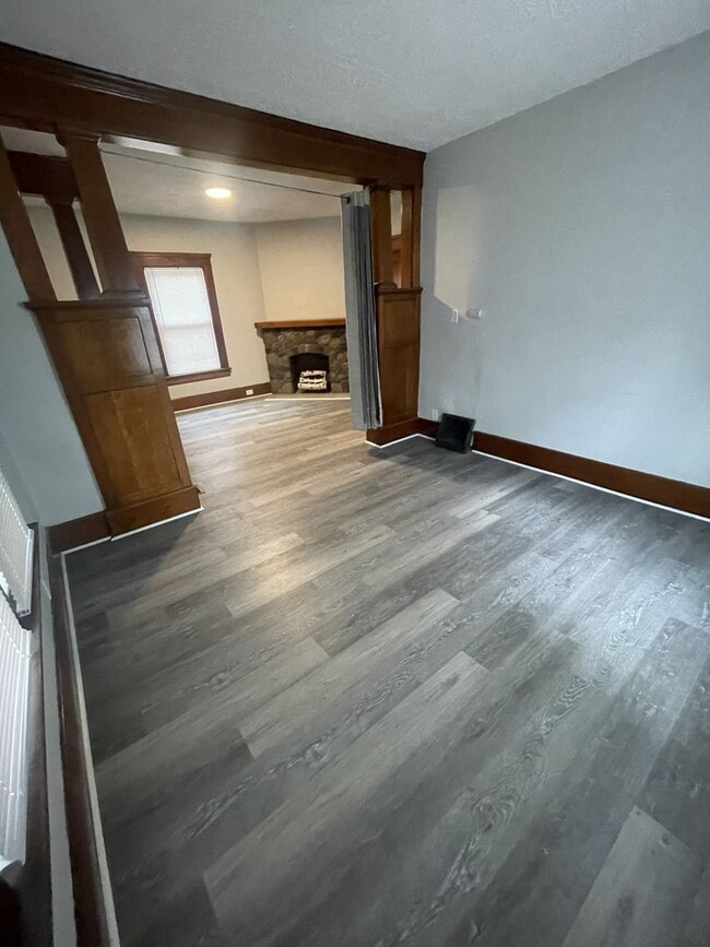 Building Photo - 53 Metlin Ave