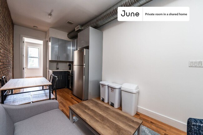 Foto del edificio - Room in Shared 3 bed/1 bath home