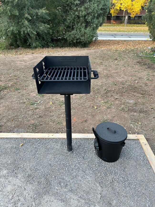 Building Photo - 926 James Ct