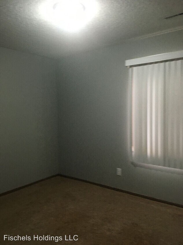 Primary Photo - 221 Brookeridge Dr