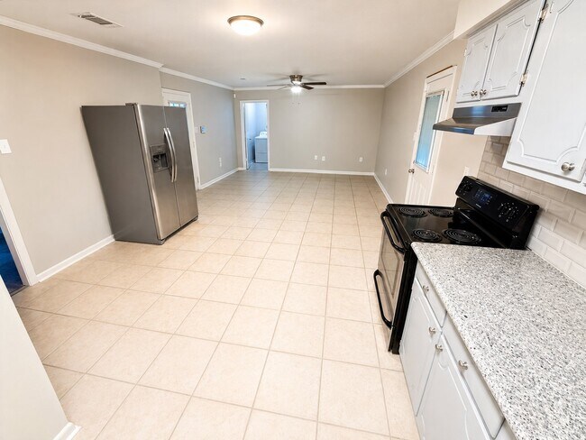 Foto del edificio - 38178 Sunshine St