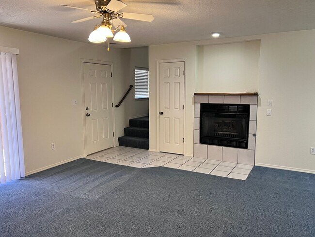 Foto del edificio - Gated community, 2 Br, 2.5 Ba w/ appliance...